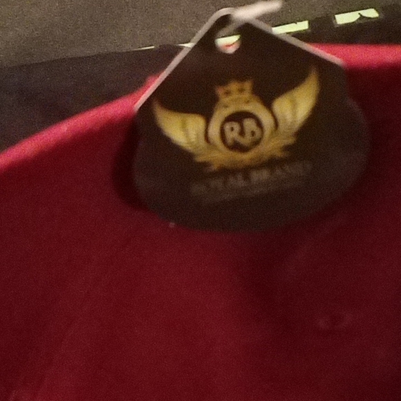 Snap back hat - Picture 3 of 3